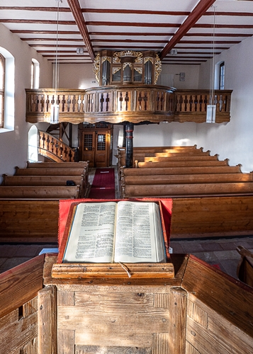kirche_von_der_kanzel
